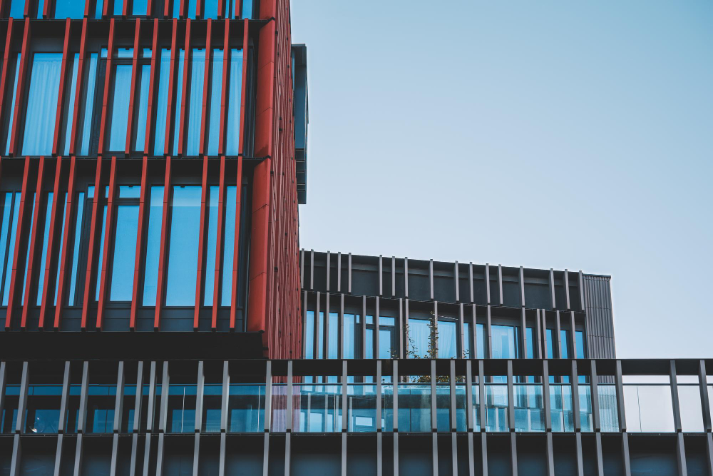 Modernes Wohn- und Geschäftshaus